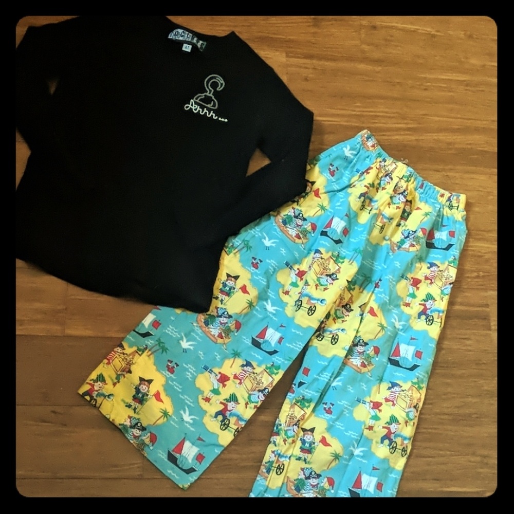Knuckleheads pirate lounge set boutique 4T new